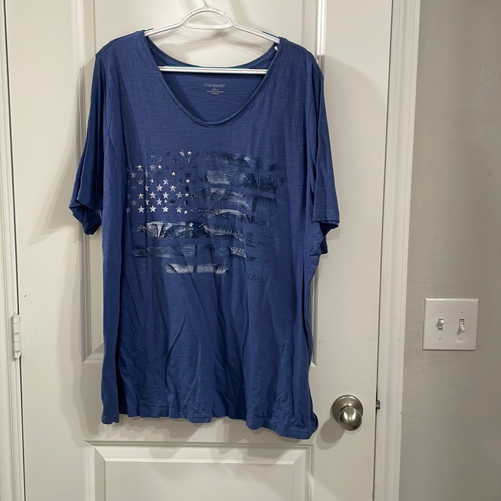 Catherine’s tropical flag short sleeve tee